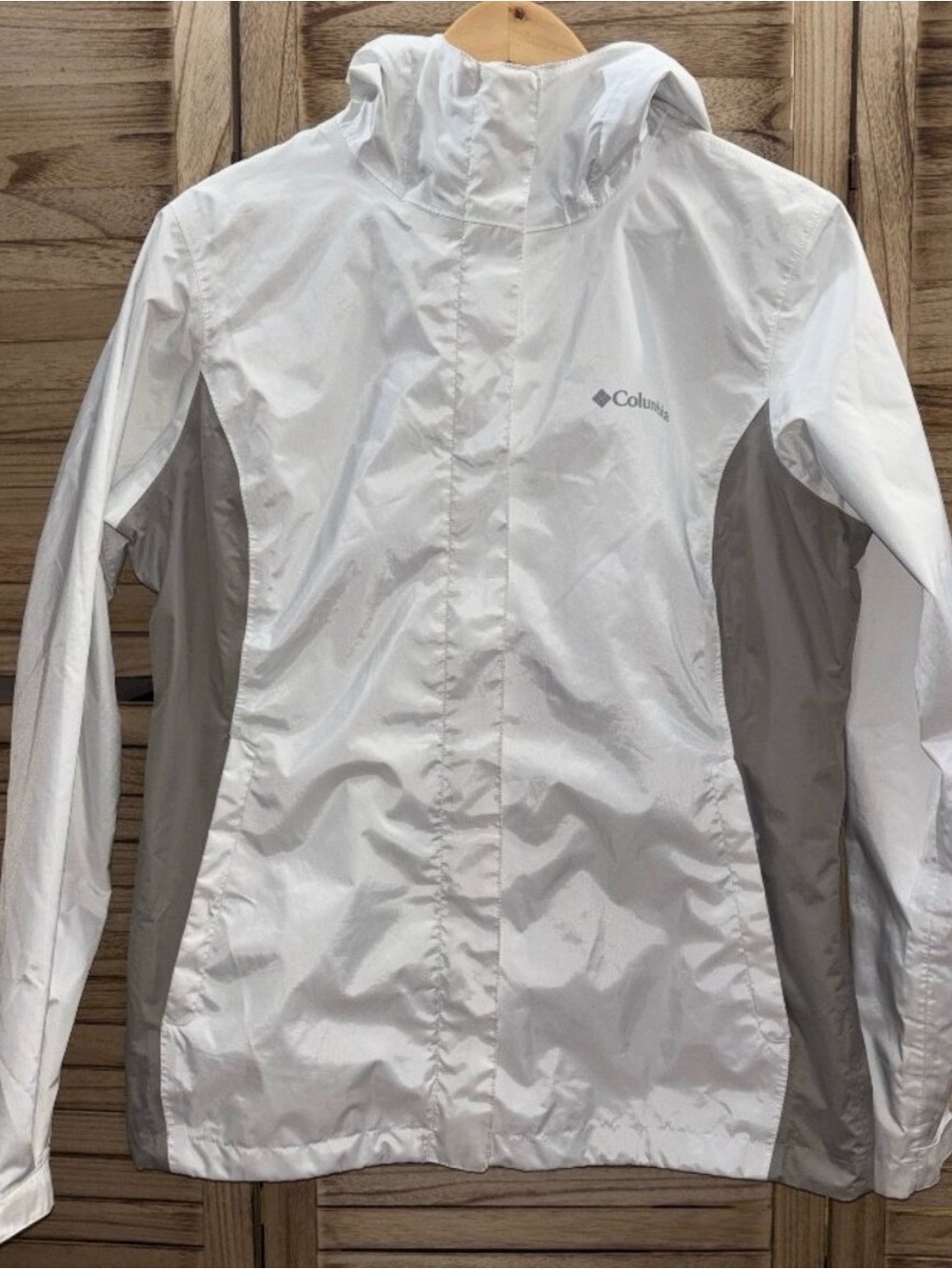SEARCHING FOR Columbia Women's White & Gray ArcadiaJacket LARGE